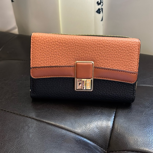 Wallet - Picture 2 of 8